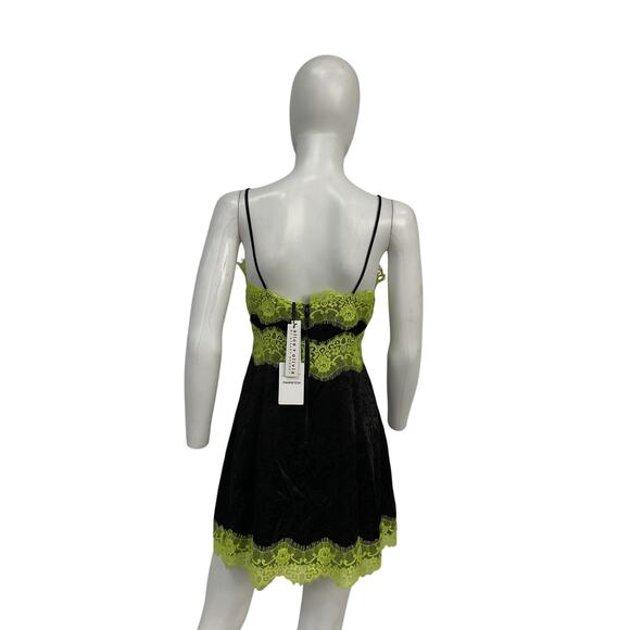 Alice + Olivia 'Zaira' Black Viscose Lace Trim Mini Dress Size 2 - NWT - Picture 3 of 5